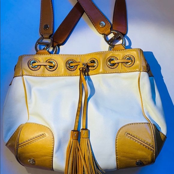 Michael Kors Handbags - Michael Kors White Leather Shoulder Bag